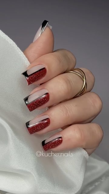 Червоний глітер з чорним френчем, робота учениці @kucher.nails
